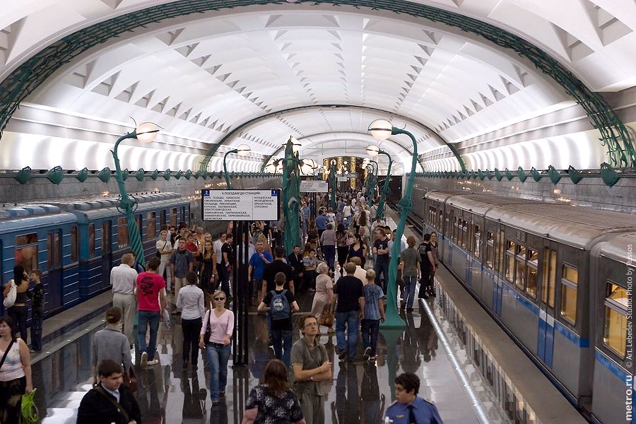 Интерьер станции метро «Славянский бульвар»